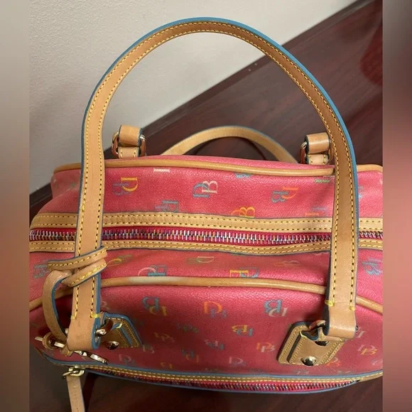Dooney & Bourke  Vintage Y 2k Rainbow Signature Zipper Medium Handbag RARE EUC - Picture 8 of 16